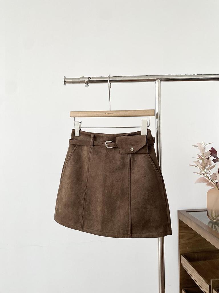 Korean-Style High-Waisted Black Suede A-Line Mini Skirt with Belt - Autumn Collection, Hip-Hugging, Exposure-Resistant.