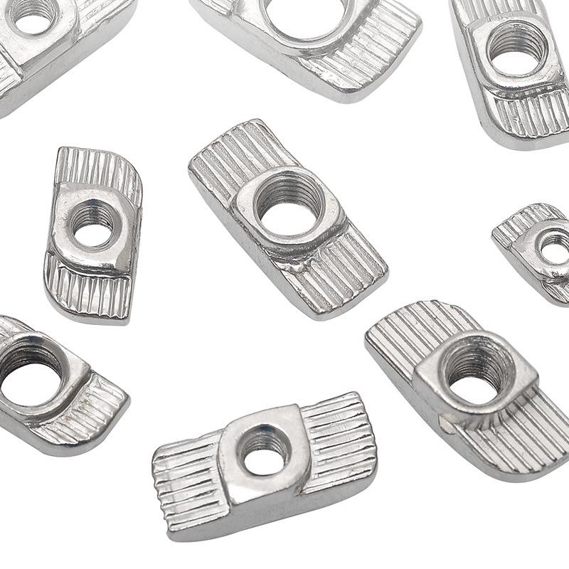 Dado a T europeo a forma di barca in ferro nichelato per profilo in alluminio, M5/M6/M8