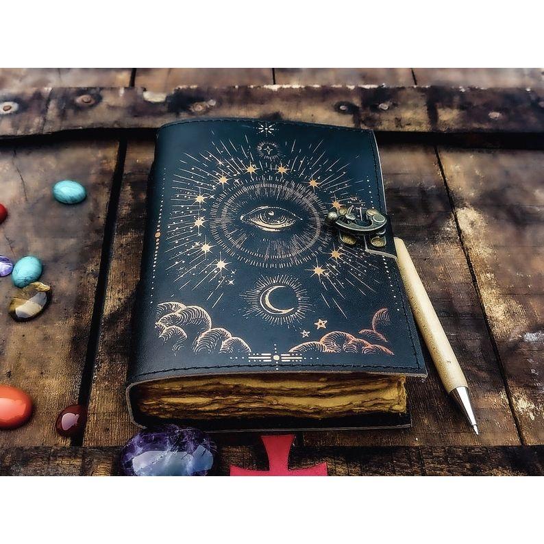 

Кожаный журнал ручной работы с бумагой с необрезанным краем, журнал-гримуар «Третий глаз», антикварный блокнот для заклинаний Викканский блокнот, книга ужасов, специальная книга 7 x 5 in чёрный