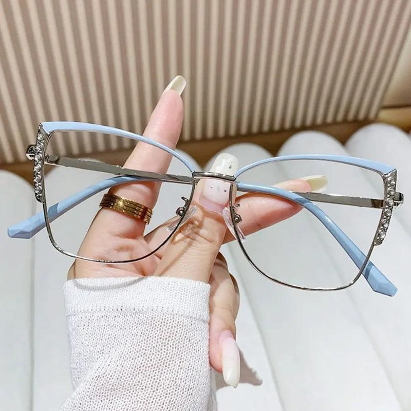 Modische Cat Eye Anti-Blaulicht-Photochrome Brille Ultraleichte Damen Vintage Dreieck Metallrahmen Farbwechsel Augenschutz Brille
