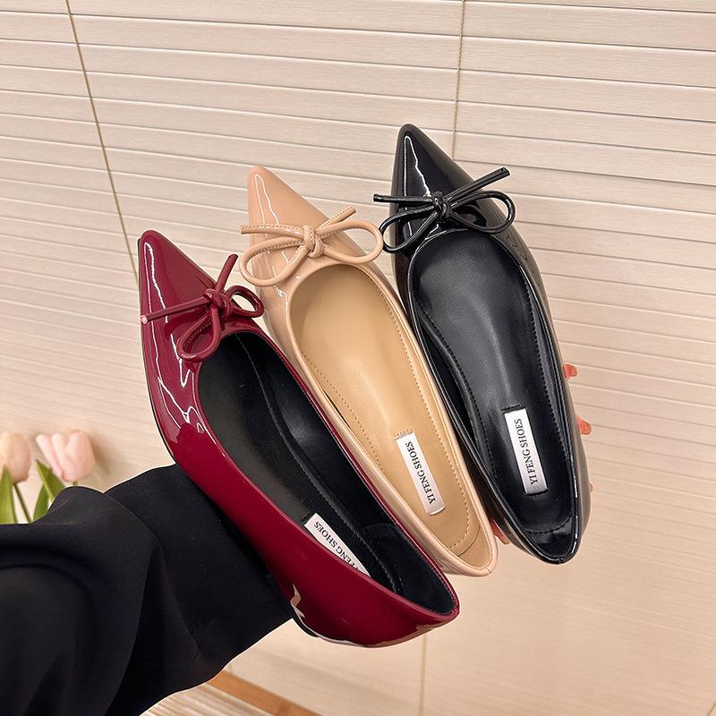 Small Soft Sole Inner Height Increase Single Shoes Women's 2025 New Pointed Bow Night Breeze Gentle Patent Leather Flats
