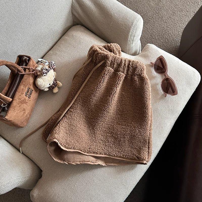 Plüsch-Shorts mit hoher Taille und weitem Bein für Damen Winter 2025