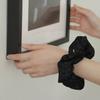 EMBOSSED FLOWER VOLUME SCRUNCHIE_2COLOR