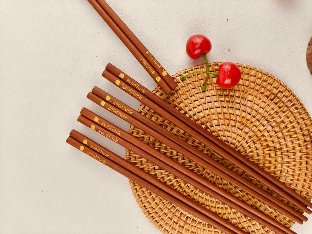 High-End Antibacterial Gilded Wooden Chopsticks - Single Use, Anti-mildew Home Portioning Chopsticks