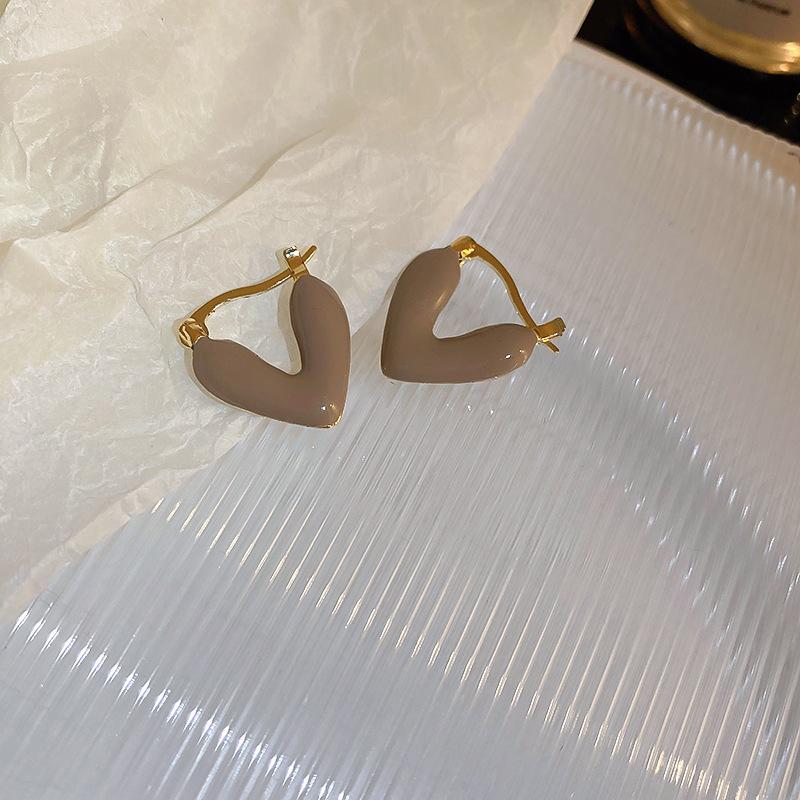 Love oval geometric earrings Maillard fashion high-end stud earrings niche temperament light luxury earrings