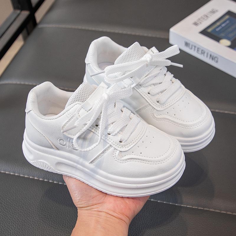 

Kids Solid White Skate Shoes for Spring/Autumn 2026 – Lightweight, Casual, Versatile Running Sneakers for Boys and Girls. Size 31, Inner Length 19.5cm білий