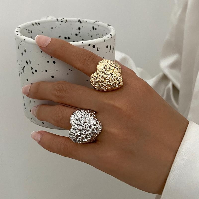 Ins Jednoduchý prsten na prst se srdíčkem Prsten s korálkovým řetízkem s přívěskem srdce pro ženy Osobnostní kovové prsteny Dámské šperky