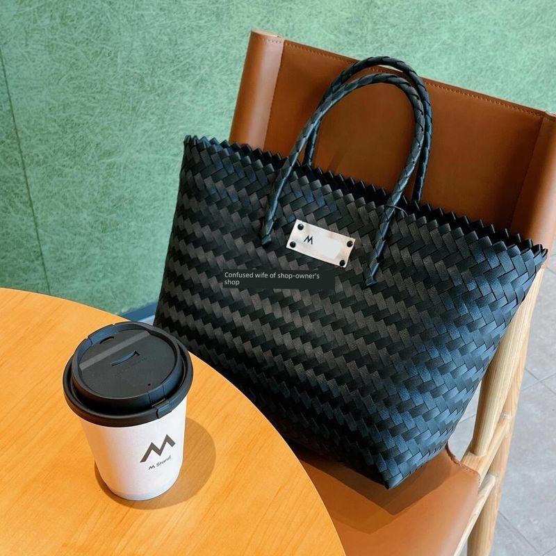 

M Кофейня Тот же стиль Большая вместимость Ручная работа Плетеная сумка Сумка-корзина для овощей Пляжная сумка-тоут Сумка для рук Женская Black (33*14*28)