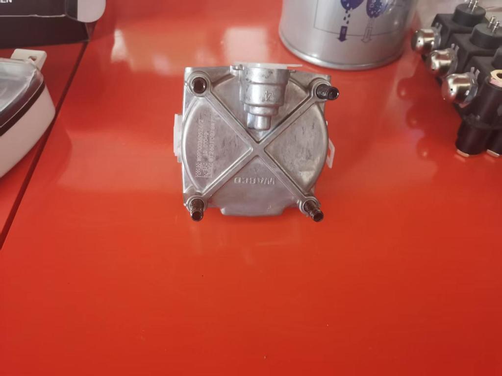 High-Quality Brake Relay Valve for Shaanxi Delong X3000, M3000, F3000: Handbrake & Footbrake