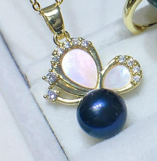 Elegant Summer Korean Style Butterfly Shell Freshwater Pearl Pendant Set for Women (8-9mm), 3-Piece