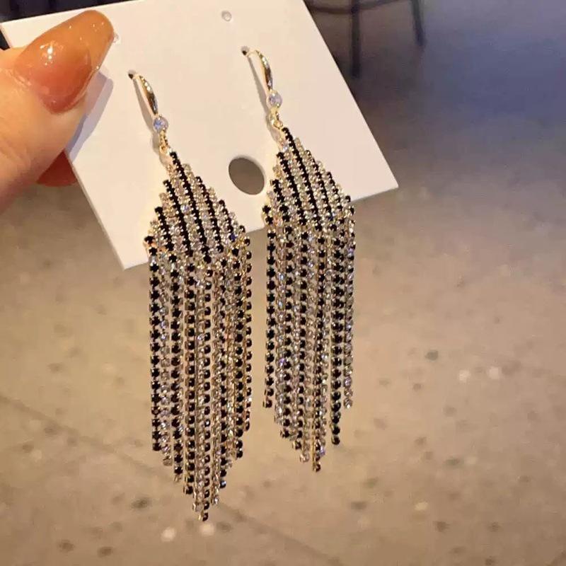 Elegant Tassel Long Earrings: European & American Fashion, High-End Prom & Evening Goddess Style.