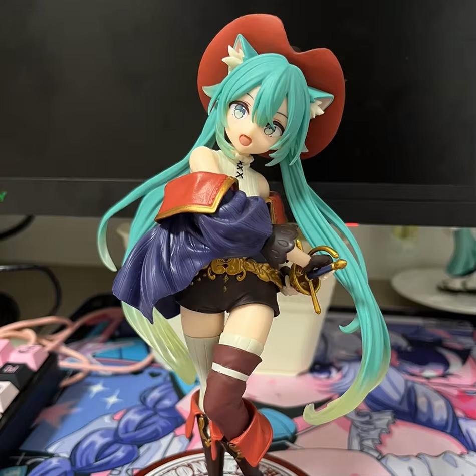 New Hatsune Miku Desktop Action Figure Tale Wonderland Miku Puss in Boots Anime Figurine Kawaii Girl Model Toy Adorable Decor