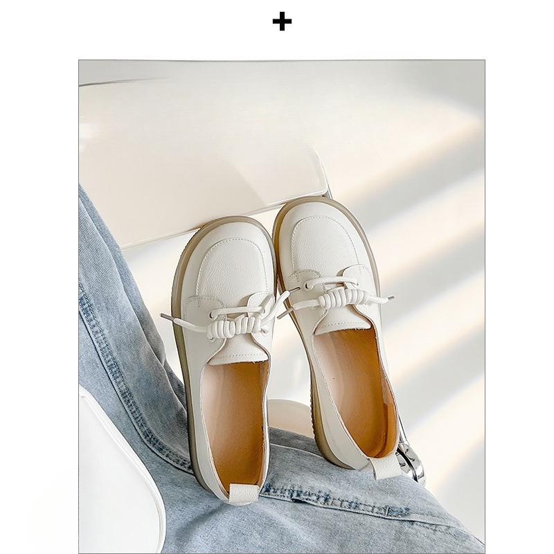 A Woman Wearing A Pair of Soft-soled and Soft-top Single Shoes, Flat, Breathable and Versatile Casual Shoes Devotion