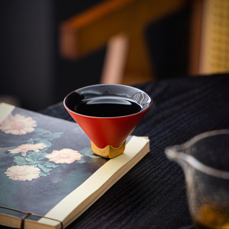 Chinese Tea Set Matte Red Ceramic Tea Cup with Gold Trim Handmade Traditional Gongfu Tea Cup for Wedding Gift Home Decor
