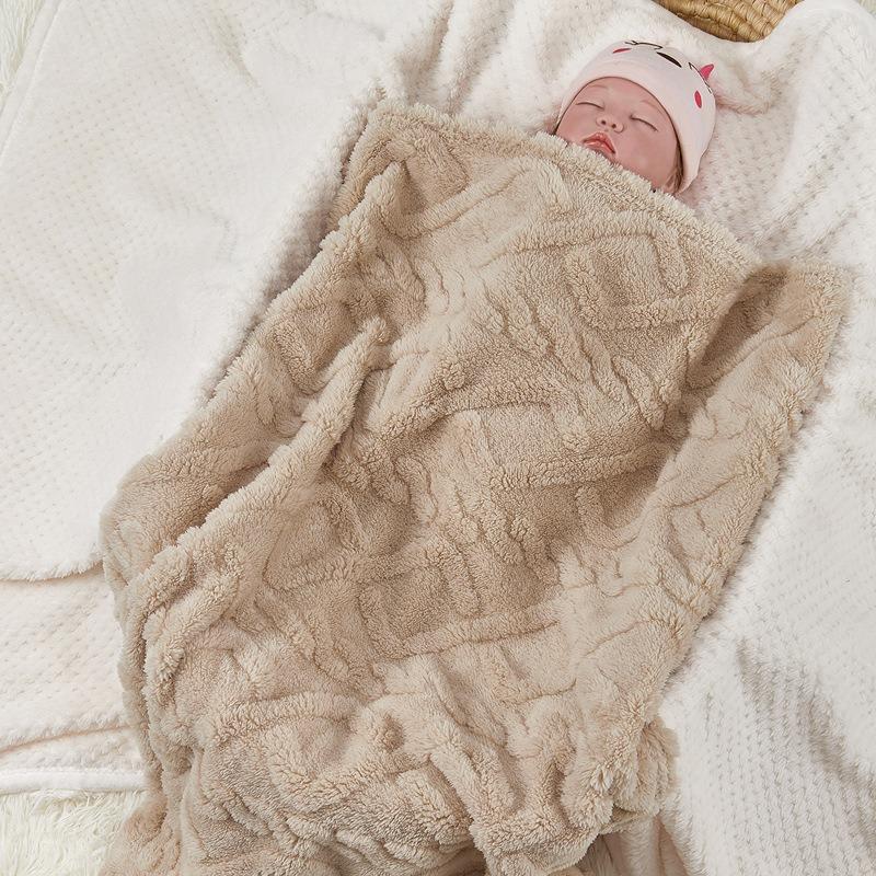 

100X110CM Infant and Toddler Sleeping Blanket Baby Cozy Hug Flange Velvet Carpet Portable and Soft Nap Blanket All Season Use 100x110cm бежевий