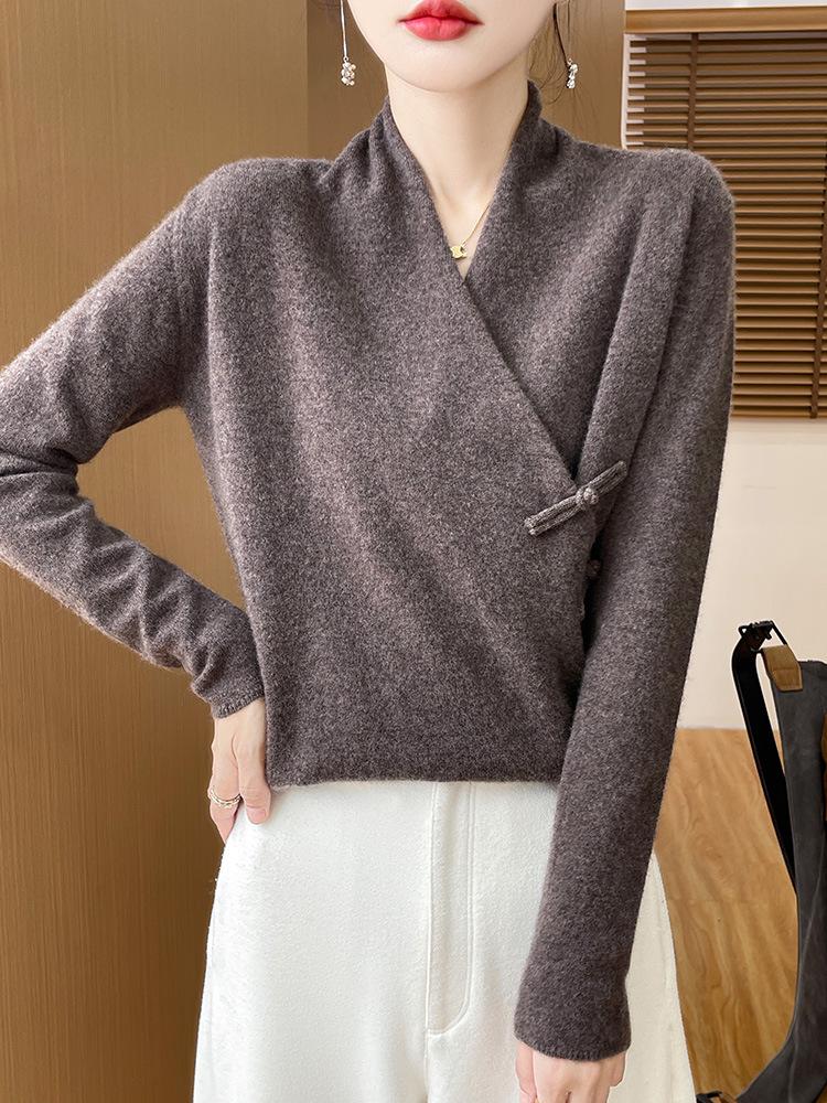 Chinese Style V-Neck Wool Sweater with Frog Buttons