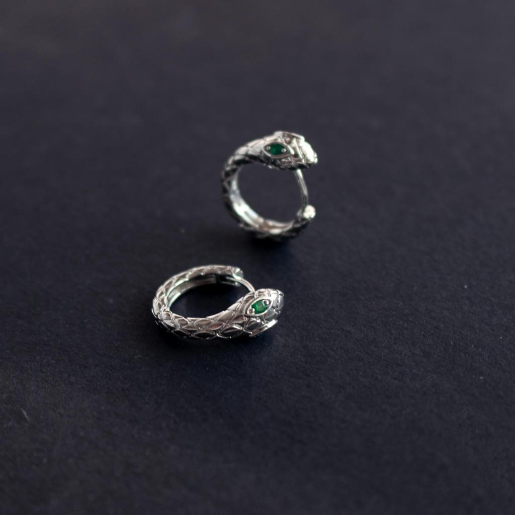 Silver Needle Geometric Heart Hoop Earrings - Retro & High-End Style for a Bold Look