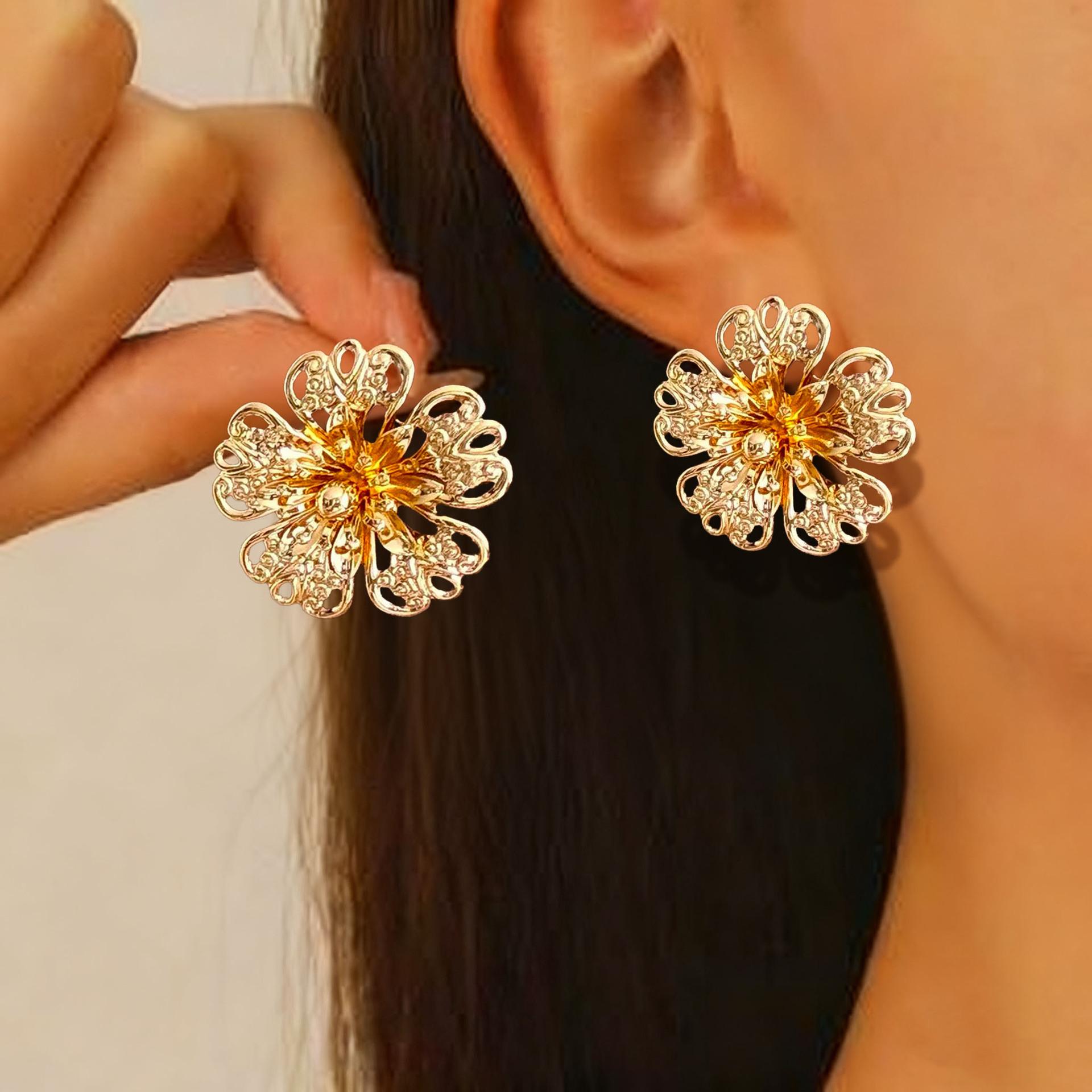 European and American sources, exaggerated personality, irregular special-shaped flower earrings, temperament, fashionable stud earrings, earrings.