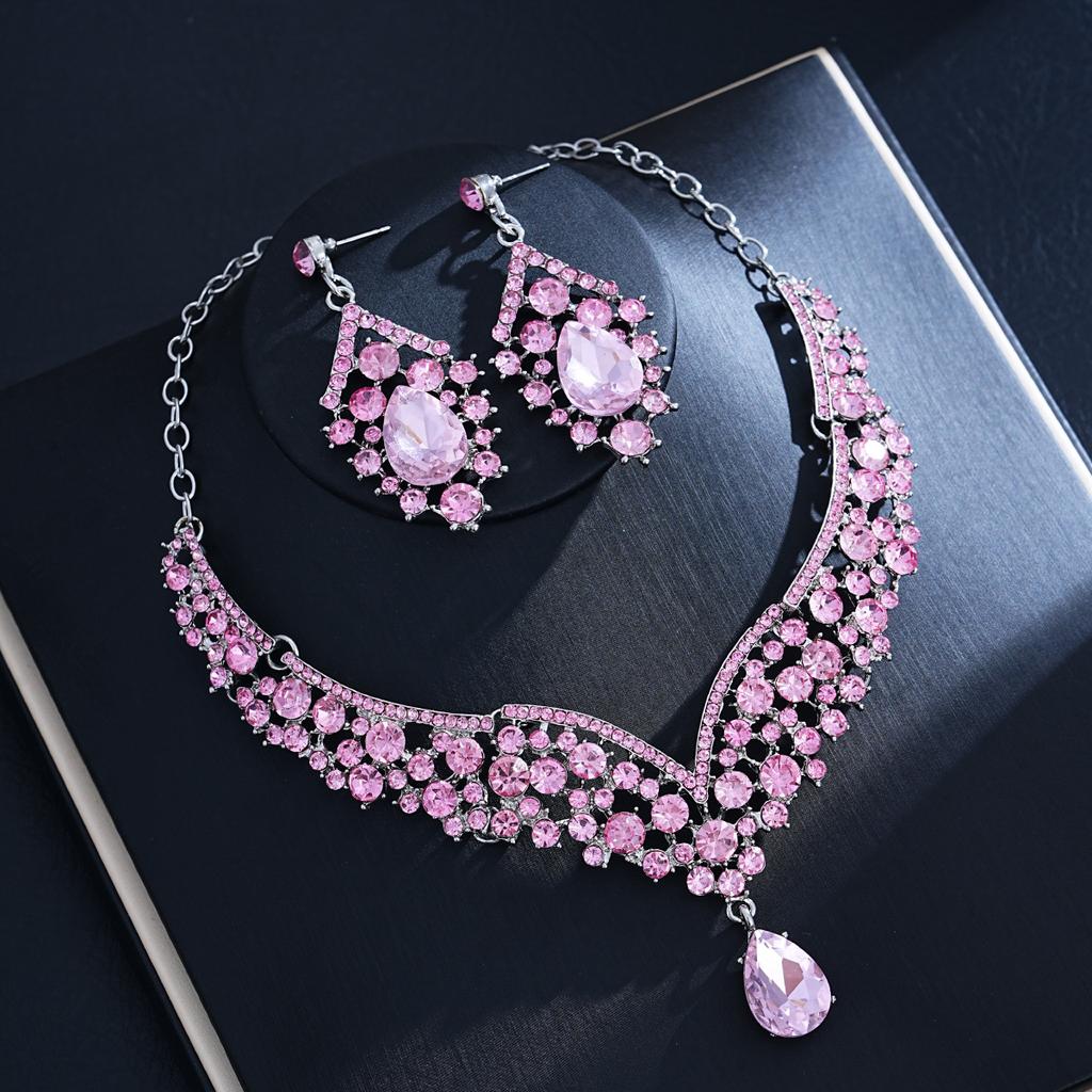 European and American Fashion Light Luxury Necklace Earrings Two-piece Set Bridal Wedding Accessories Dress Set Female 2026