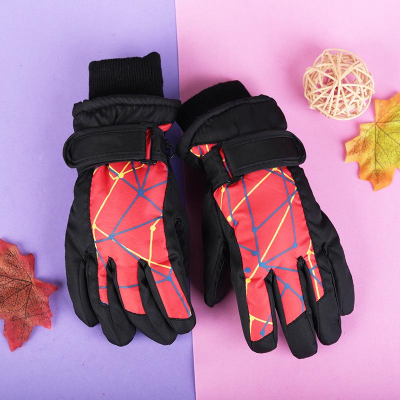 Thick, Waterproof, Windproof, Non-slip, Warm Winter Ski and Snow Gloves for Kids Aged 4-17.