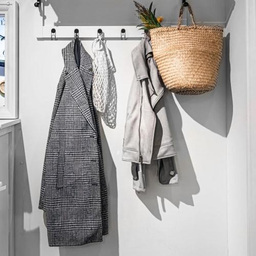 Set of 8 Magnetic Hooks, 304 Stainless Steel, Rust-Resistant, 28kg Vertical Load Capacity, 5kg Horizontal Load Capacity, 32mm Diameter, Corrosion-Resi