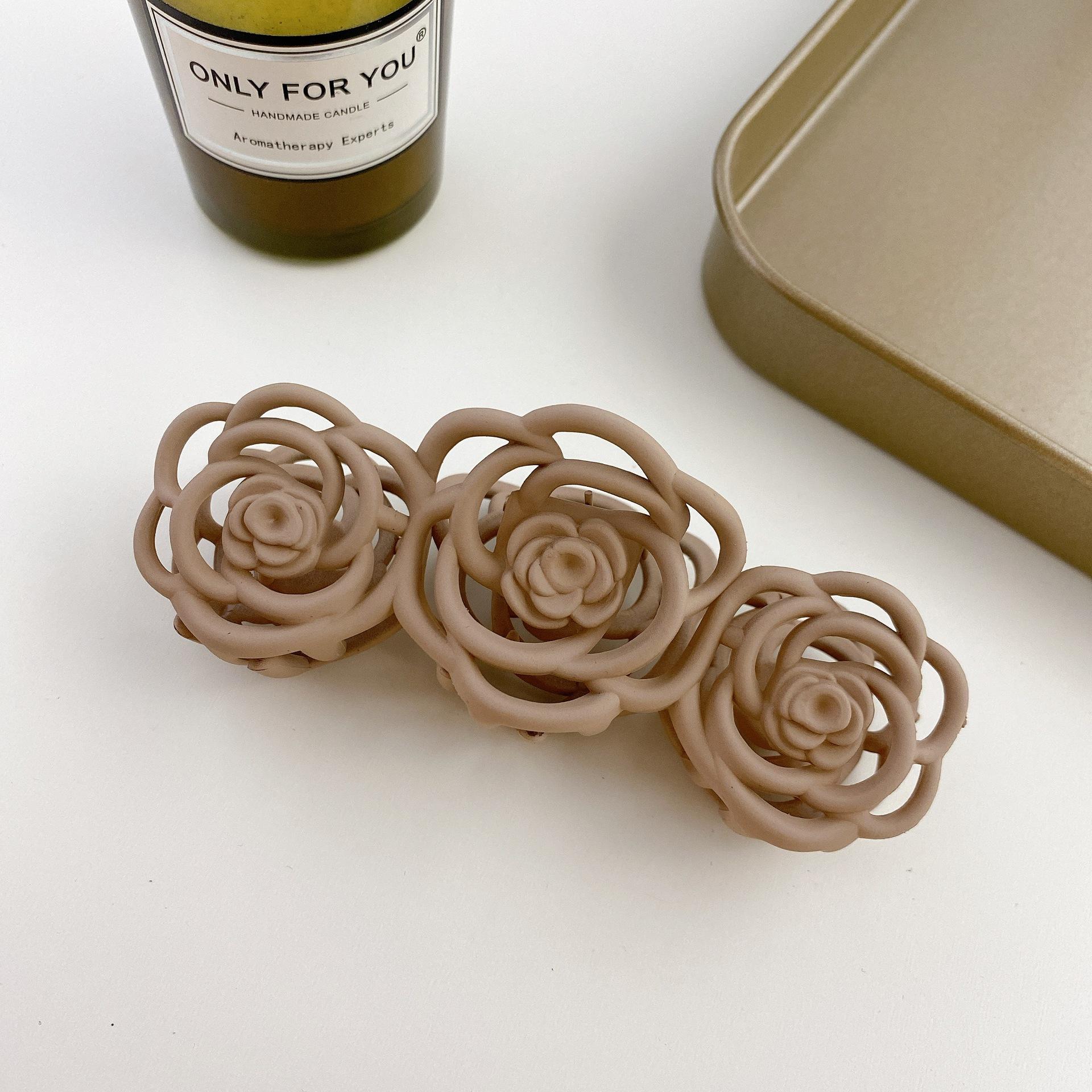 

Модные аксессуары для волос с элегантными цветочными формами, разработанные для современных женщин Light Brown