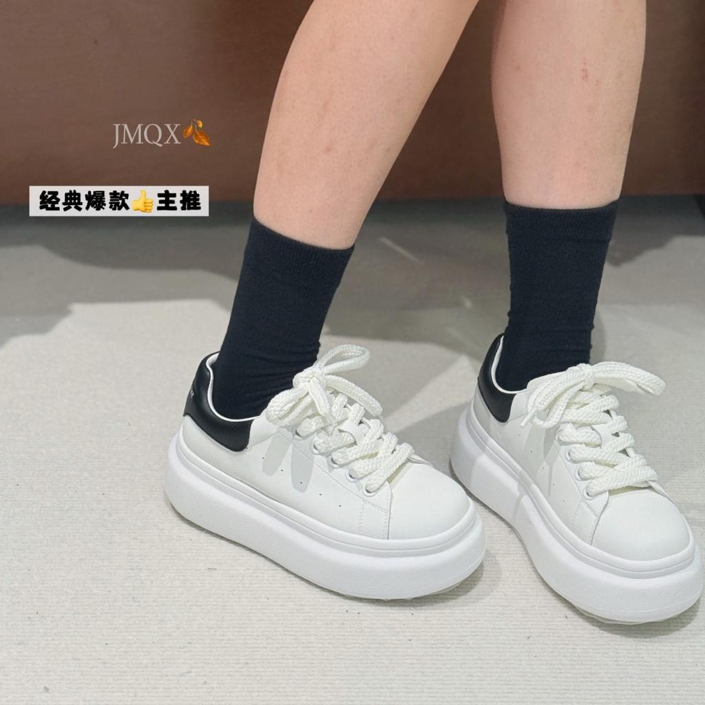 Huge good-looking classic little white shoes women's thick soles increase in height and lightweight 2025 new autumn versatile leather soft soles casua