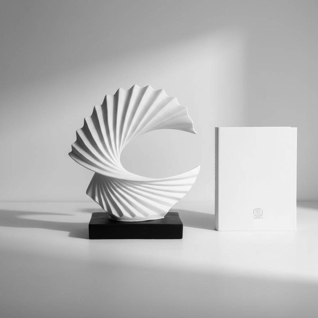 Statue Luxury Figurine Realistic Details Available for Purchase Office,