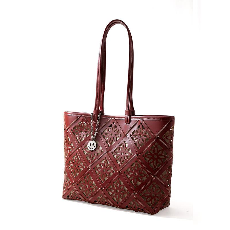 

Genuine Leather Women s Bag Large-capacity Hand-held Tote Bag Perforated Window Patterned Single-shoulder Bag One Size червоний