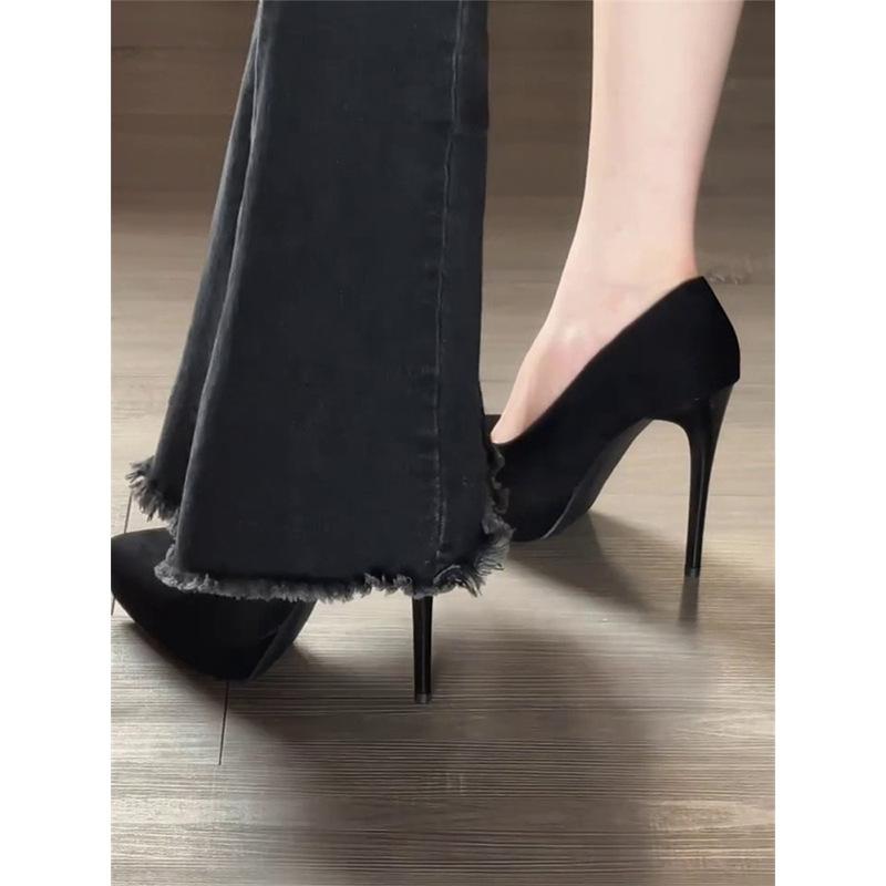 Mesa impermeable tacones altos mujer tacón de aguja gamuza negra primavera y otoño tacón súper alto boca poco profunda punta zapatos de tacón