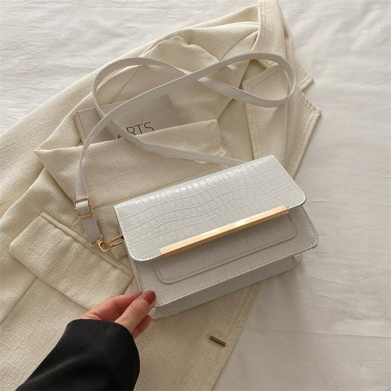 Trendy Medium-sized Square Bag With Stitching Details For Daily Outfits