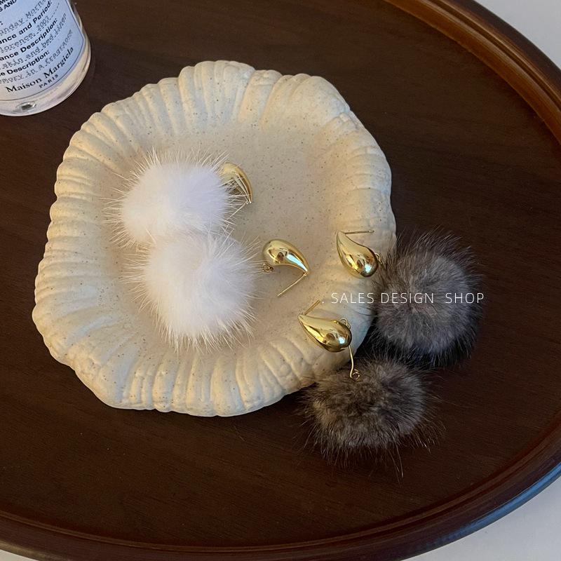 High-End Korean Fluffy Pompon Silver Stud Earrings - Autumn/Winter Niche Design