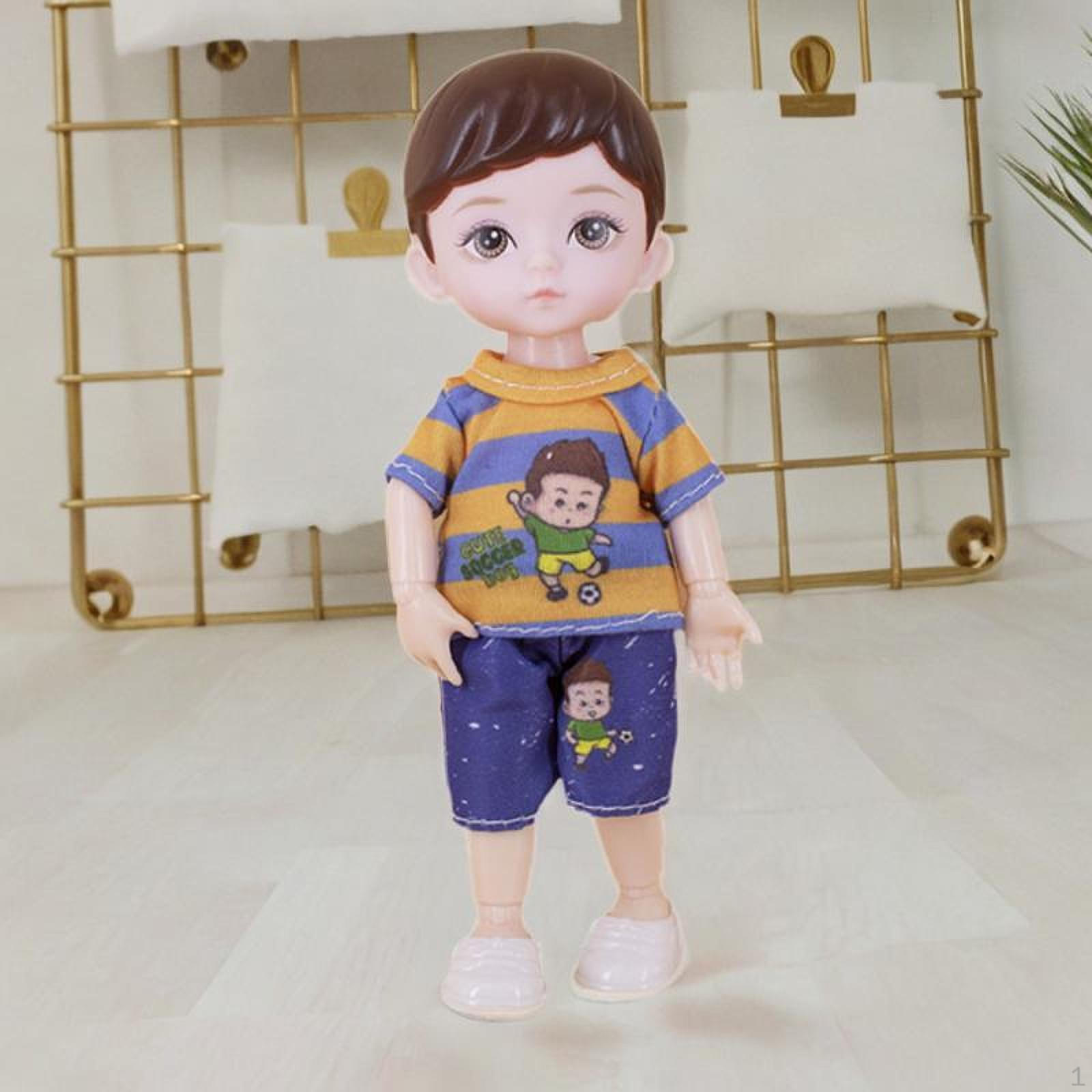 

Шарнирная кукла-мужчина с короткими светлыми волосами и голубыми глазами strip