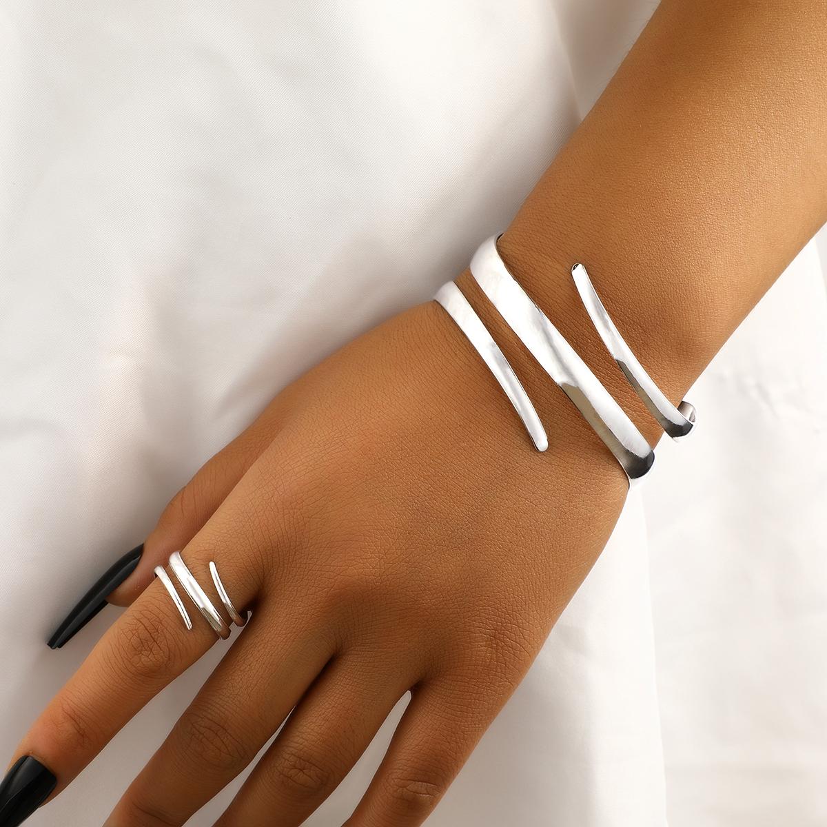 

European And American Thick Bracelet And Ring Jewelry Set For Women Gold Color Geometric Line Bracelet Ring Combination Set Gift