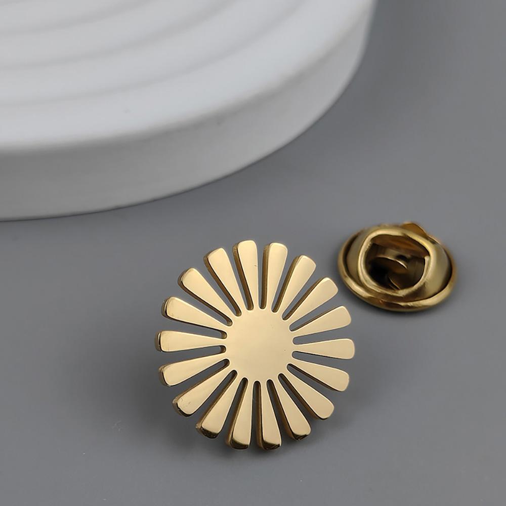 New Sunflower Men's Lapel Pin, 316L Stainless Steel Gold-plated Badge, Black Brooch for Suit Accessories, Gift for Father