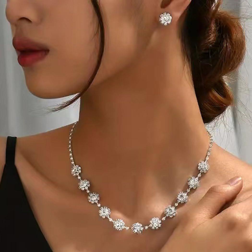

Korean Minimalist Crystal Rhinestone Necklace and Earrings Set , Light Women Jewelry 2 - Piece Set серебряный