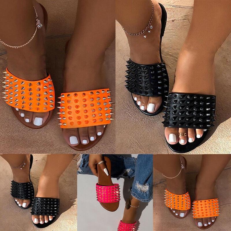 Stylish Women Sandals Casual Flat Rivet Design Slip-on Beach Shoes For Comfort