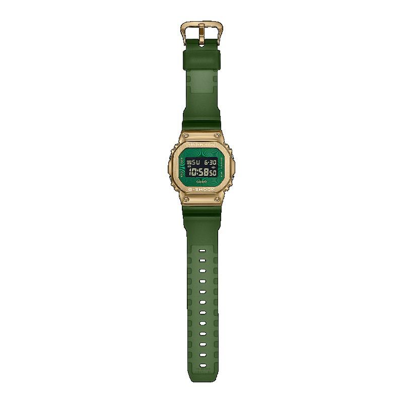 Casio G-SHOCK Reloj de Cuarzo para Hombre de Acero Inoxidable Resistente al Agua 200M Resistente a los Golpes con Alarma GM-5600CL-3