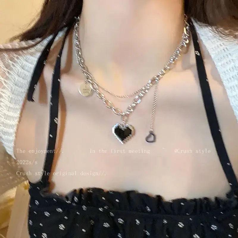 White moonlight black butterfly zircon necklace sweet cool niche hottie design collarbone accessory new high-end