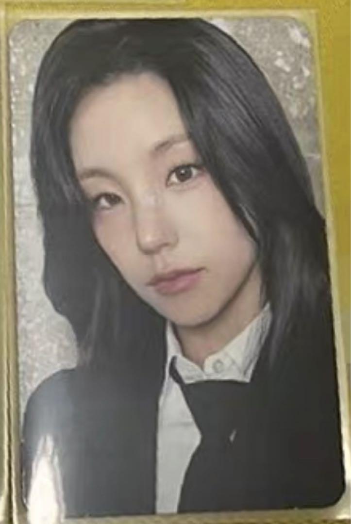 

[USED] itzy gold cokodive autograph session limited trading card yeji