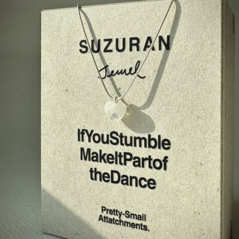 SUZURAN stoned heart neckalce_rainbowmoonstone Rainbow Moonstone Heart Gemstone Necklace