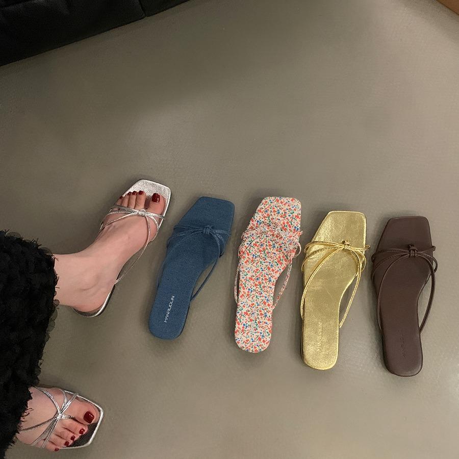 Fairy temperament French one-word slippers women's shoes wear 2025 new summer flat silver sandals