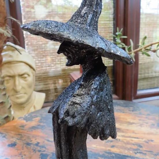 Halloween Black Witch Statue Handmade Guardian of Your Home Gothic Witch Figurine Sculpture Holiday Party Decoration Ornament