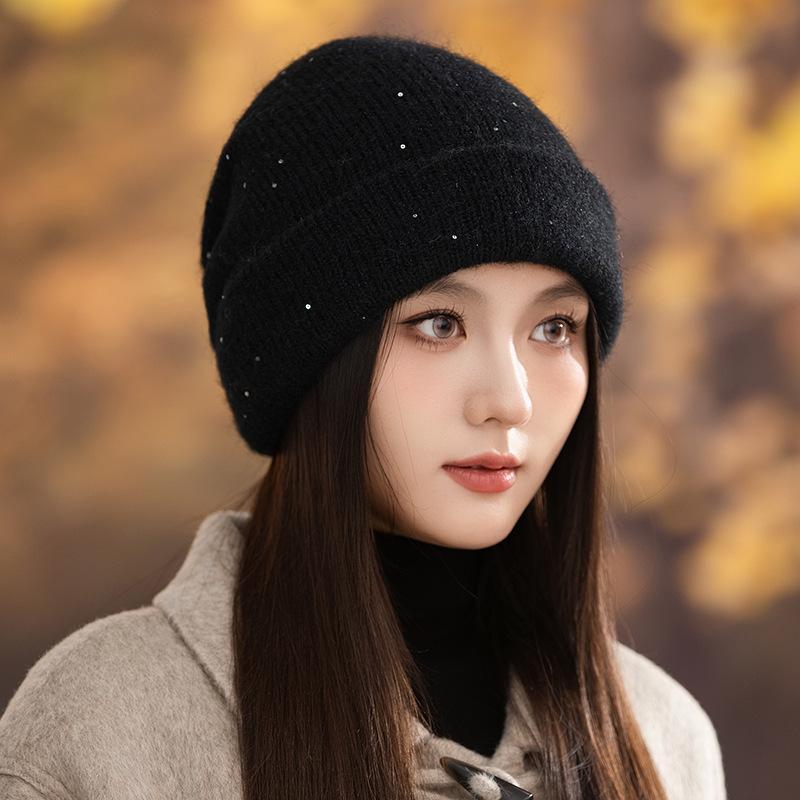 

Женская осенне-зимняя теплая шерстяная шапка с пайетками в корейском стиле, уличная повседневная ветрозащитная шапка с защитой ушей, подчеркивающая лицо, маленькая шапка-бини One Size