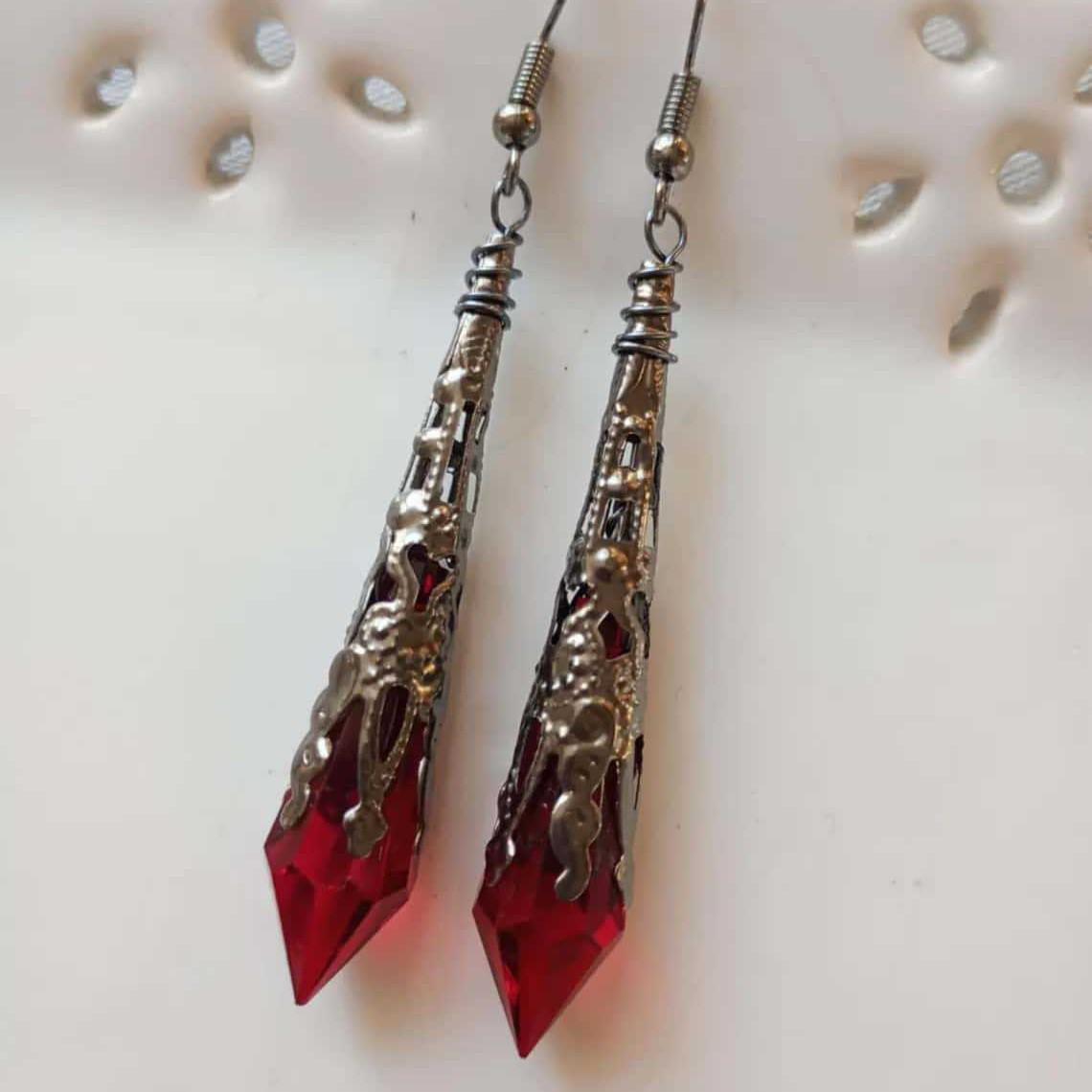 

Gothic Victorian Sliver Color Filigree Red Glass Crystal Cone Dangle Earrings for Women Halloween Party Witch Magic Jewelry Gift червоний