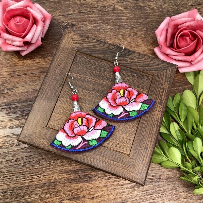 Hand-embroidered retro fabric earrings, flower fringed versatile femininity, stage performance, earrings, earrings.