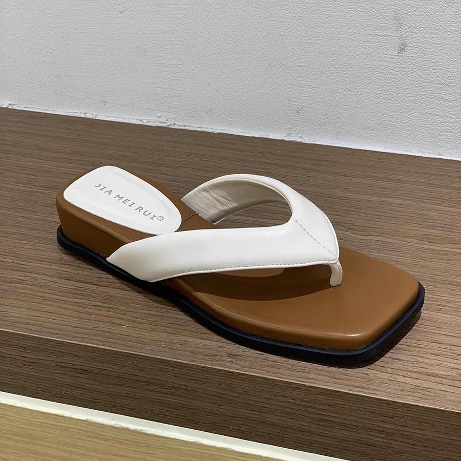 Slope heel flip-flop shoes women's summer wear 2025 new temperament sandals French square head beach cool slippers
