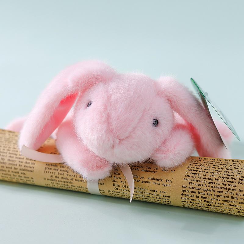 The new cute palm treasure, the little yellow duck doll doll, the car ornament accompanies the doll and gives children gifts.