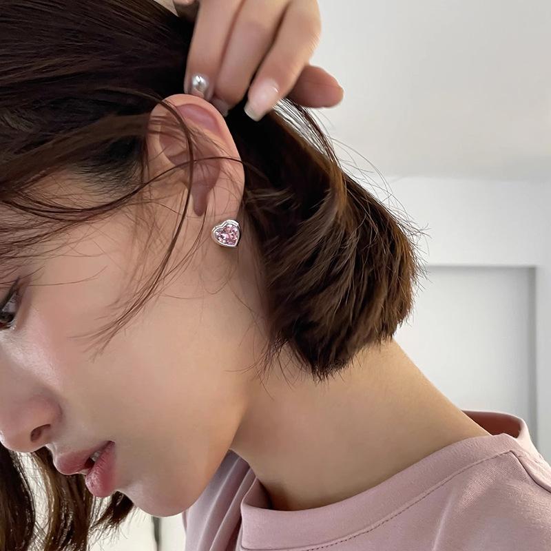 Fashion Shiny Sweet Pink Zircon Heart Earrings for Women 2025 New Trend Exquisite Geometric Ear Buckle Earrings Jewelry Gifts