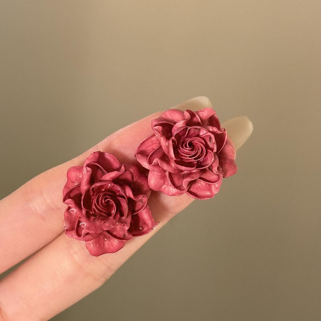 Silver needle resin simple and versatile flower stud earrings new Mori design earrings niche high-end earrings